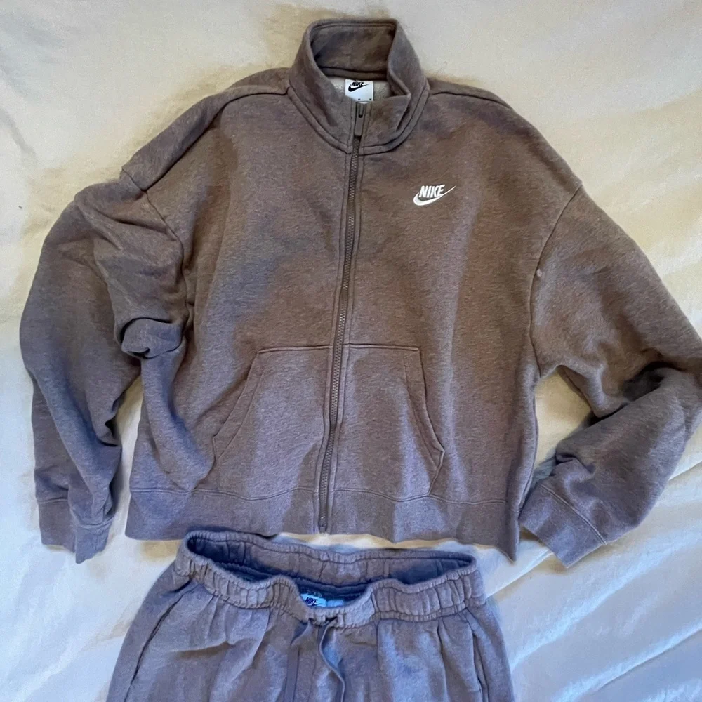 Nike excellent wide